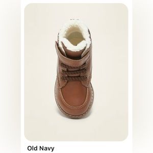 LIKE NEW OLD NAVY TODDLER SHERPA BOOTS
